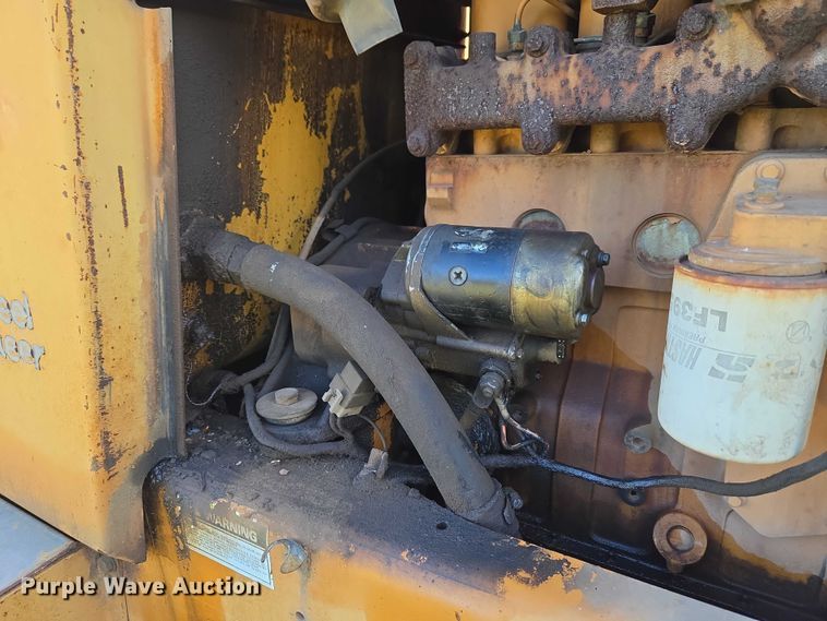 image for item ET5208 1989 Case 760 vibratory cable plow