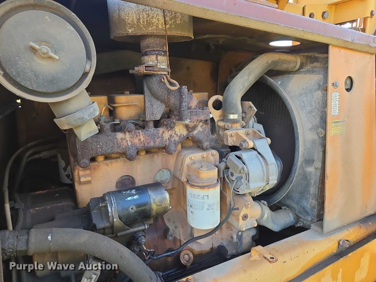 image for item ET5208 1989 Case 760 vibratory cable plow