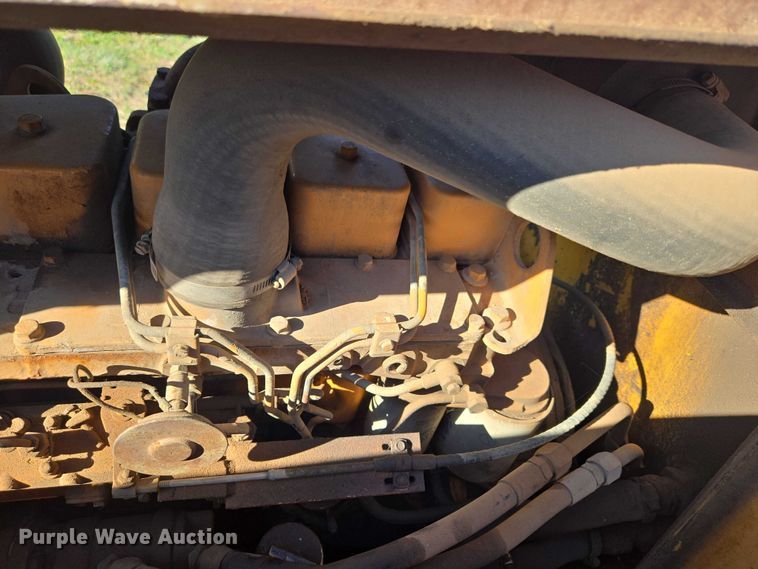 image for item ET5208 1989 Case 760 vibratory cable plow