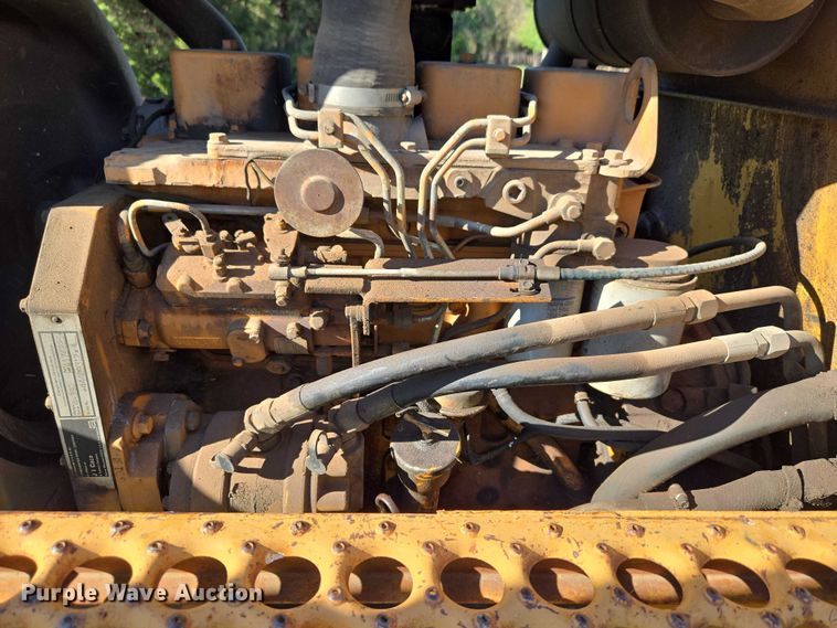 image for item ET5208 1989 Case 760 vibratory cable plow