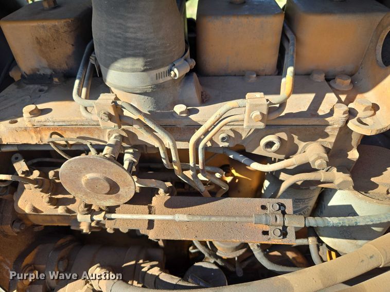 image for item ET5208 1989 Case 760 vibratory cable plow