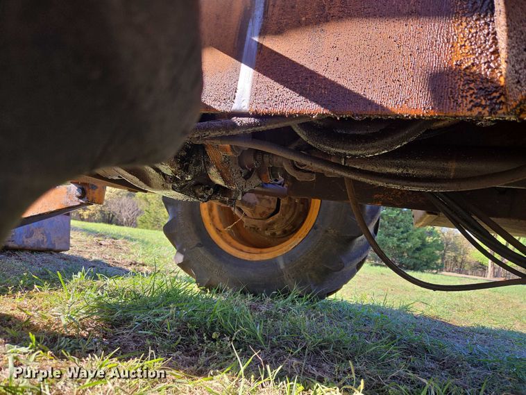 image for item ET5208 1989 Case 760 vibratory cable plow