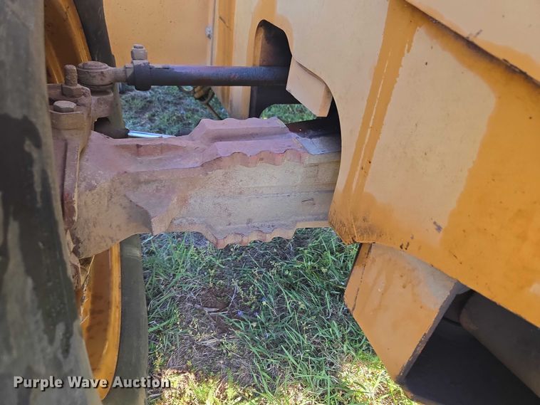image for item ET5208 1989 Case 760 vibratory cable plow