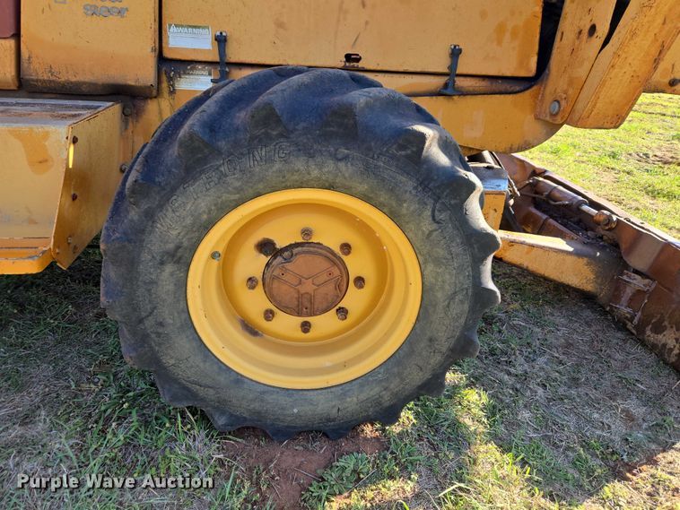 image for item ET5208 1989 Case 760 vibratory cable plow