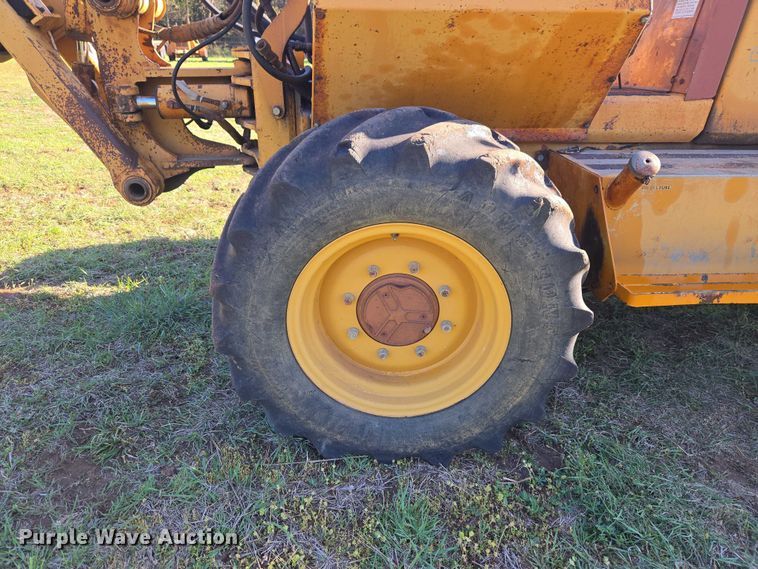image for item ET5208 1989 Case 760 vibratory cable plow