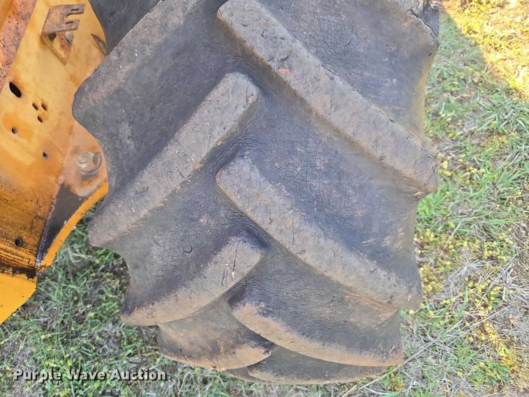 image for item ET5208 1989 Case 760 vibratory cable plow