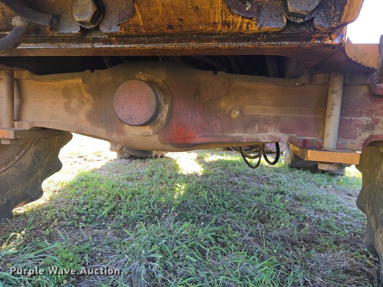 image for item ET5208 1989 Case 760 vibratory cable plow