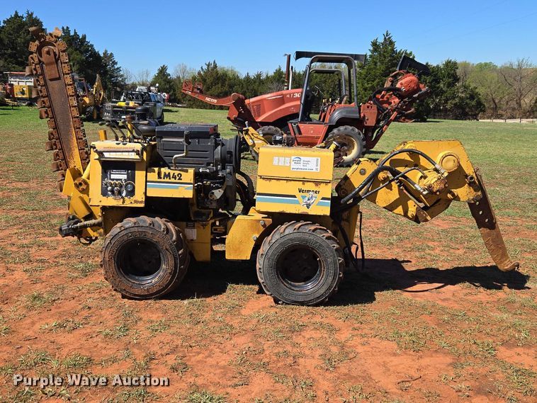image for item ET5213 2004 Vermeer LM42 trencher