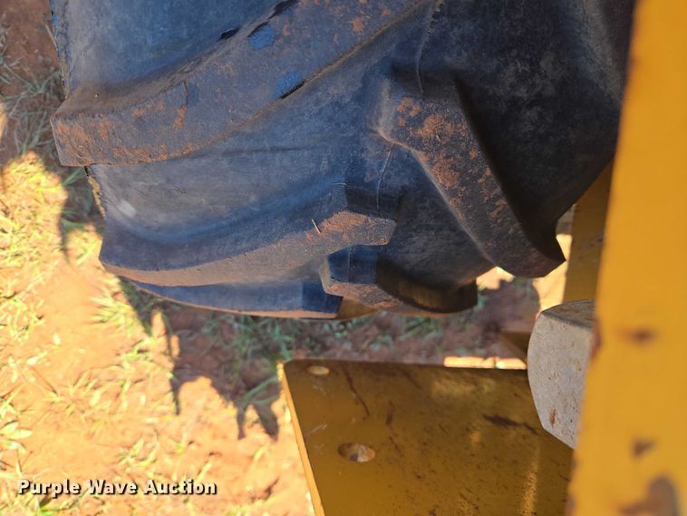 image for item ET5213 2004 Vermeer LM42 trencher