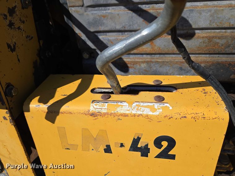 image for item ET5214 1999 Vermeer LM-42 trencher