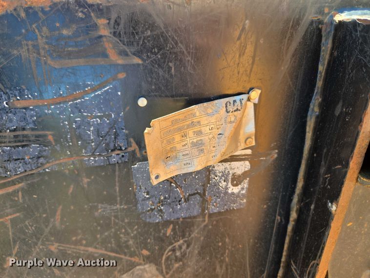 image for item ET5218 2017 Case TR270 tracked skid steer loader