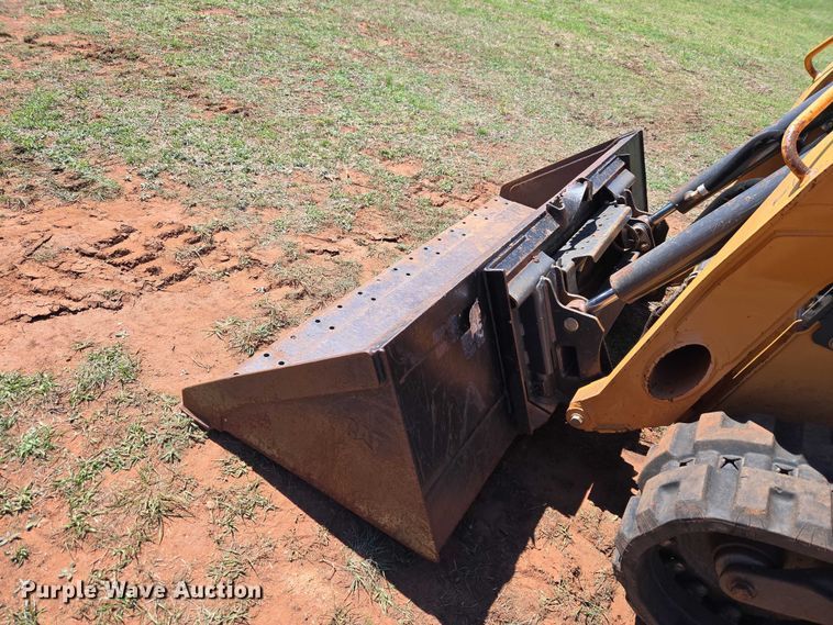 image for item ET5218 2017 Case TR270 tracked skid steer loader