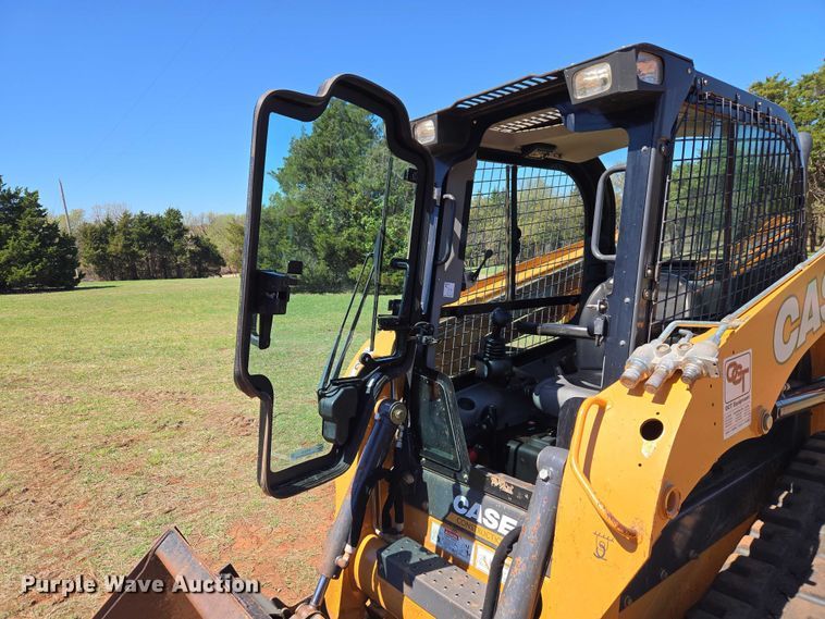 image for item ET5218 2017 Case TR270 tracked skid steer loader