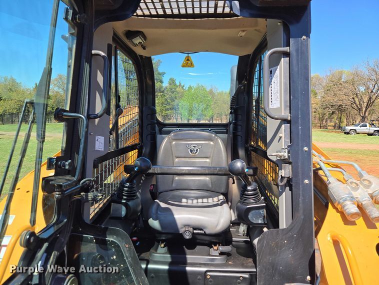 image for item ET5218 2017 Case TR270 tracked skid steer loader