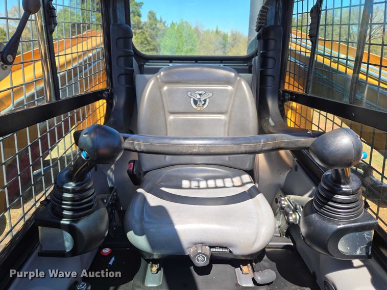 image for item ET5218 2017 Case TR270 tracked skid steer loader