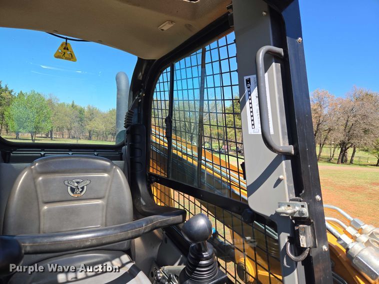 image for item ET5218 2017 Case TR270 tracked skid steer loader