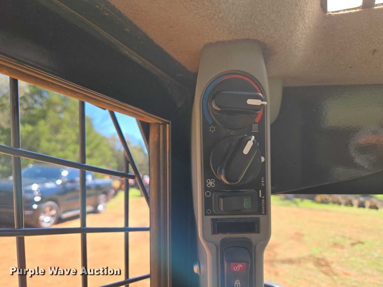 image for item ET5218 2017 Case TR270 tracked skid steer loader