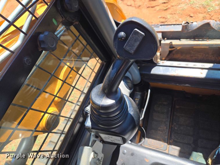 image for item ET5218 2017 Case TR270 tracked skid steer loader