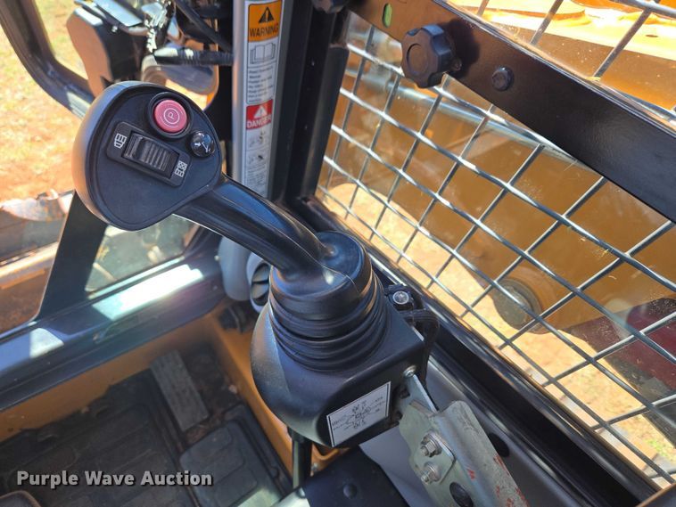 image for item ET5218 2017 Case TR270 tracked skid steer loader