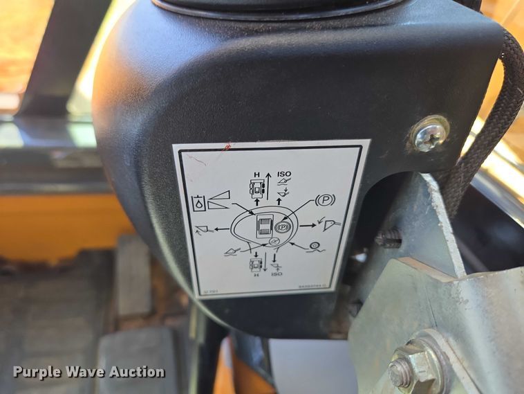 image for item ET5218 2017 Case TR270 tracked skid steer loader