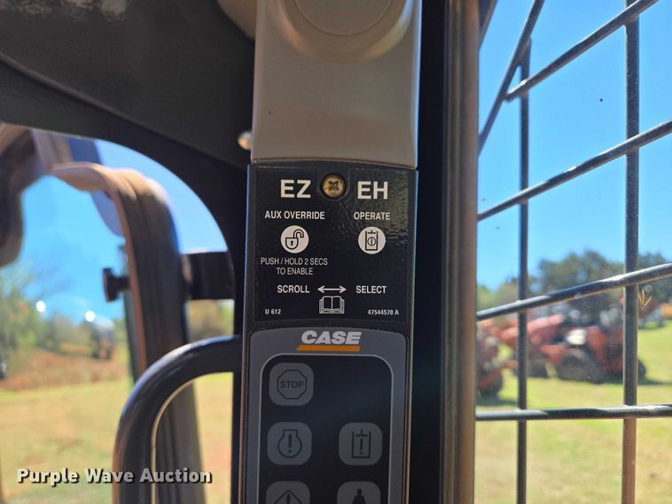 image for item ET5218 2017 Case TR270 tracked skid steer loader