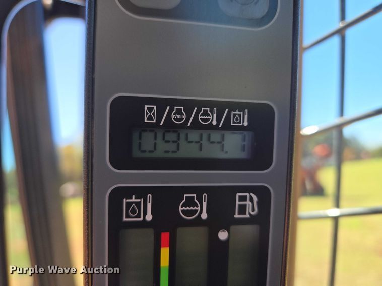 image for item ET5218 2017 Case TR270 tracked skid steer loader