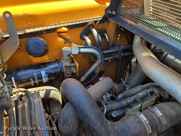 image for item ET5218 2017 Case TR270 tracked skid steer loader