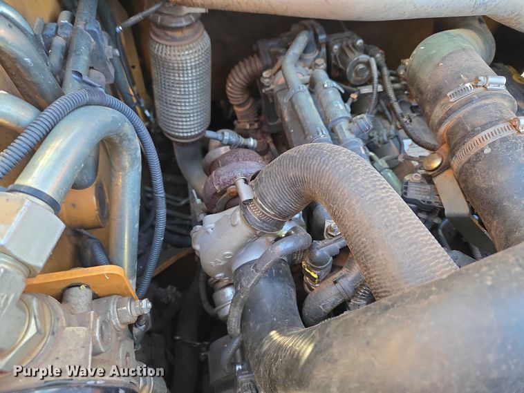 image for item ET5218 2017 Case TR270 tracked skid steer loader