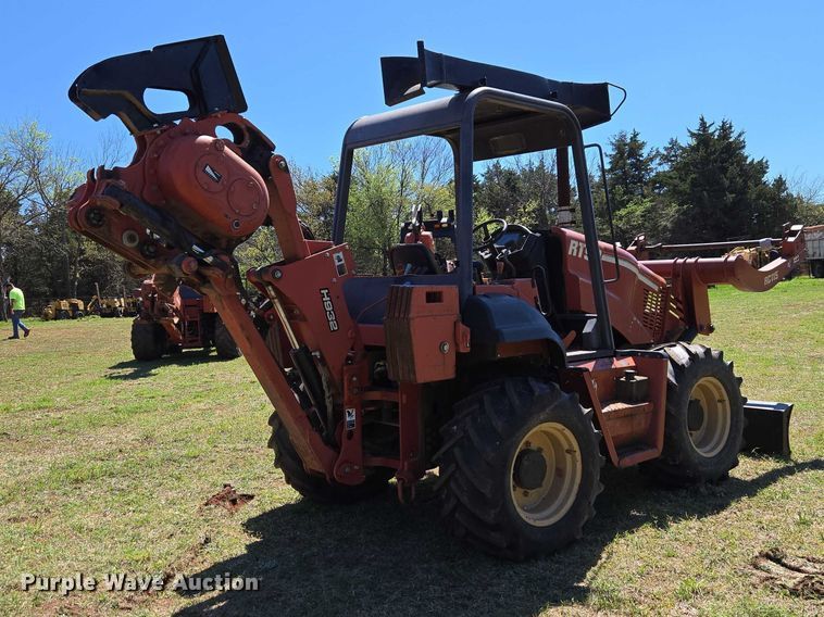 image for item ET5219 2002 Ditch Witch RT90 vibratory cable plow