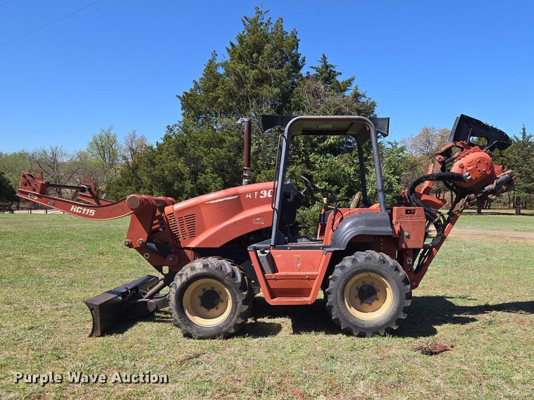 image for item ET5219 2002 Ditch Witch RT90 vibratory cable plow