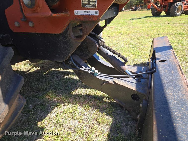 image for item ET5219 2002 Ditch Witch RT90 vibratory cable plow