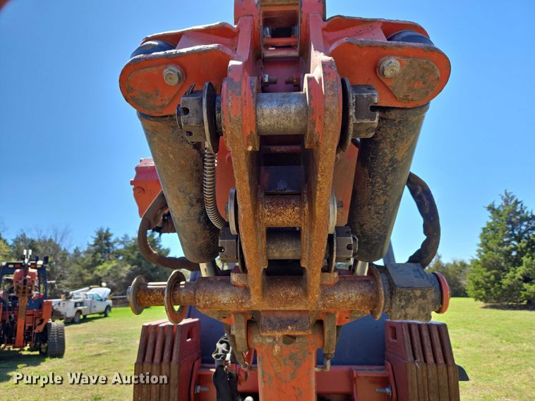 image for item ET5219 2002 Ditch Witch RT90 vibratory cable plow