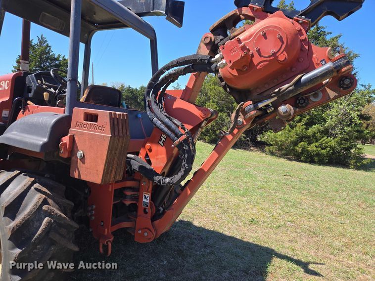 image for item ET5219 2002 Ditch Witch RT90 vibratory cable plow