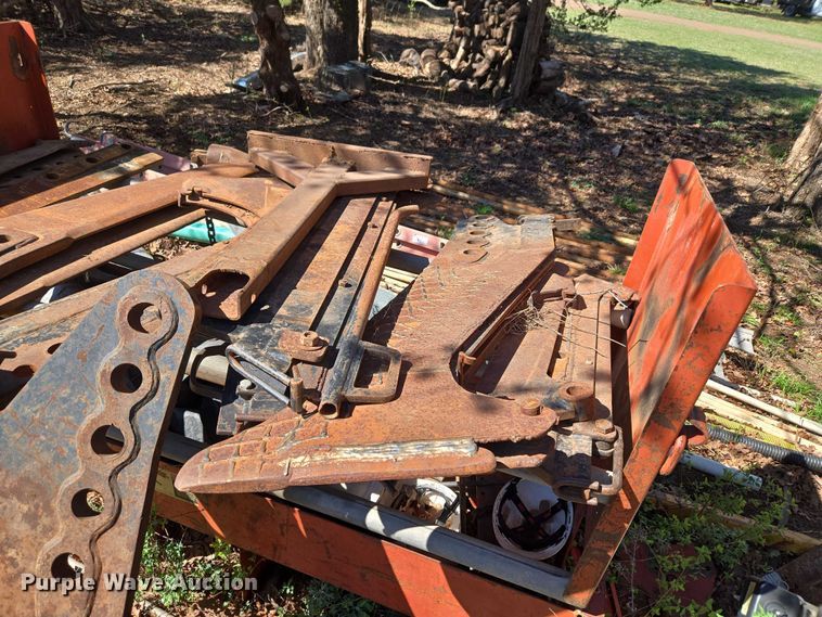 image for item ET5219 2002 Ditch Witch RT90 vibratory cable plow