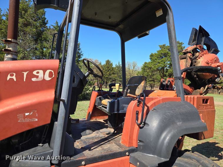 image for item ET5219 2002 Ditch Witch RT90 vibratory cable plow