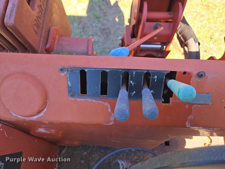 image for item ET5219 2002 Ditch Witch RT90 vibratory cable plow