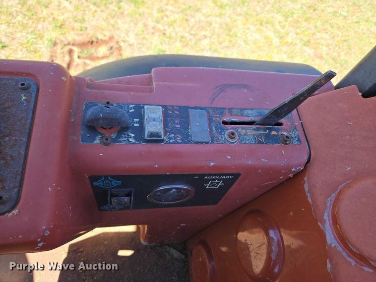 image for item ET5219 2002 Ditch Witch RT90 vibratory cable plow