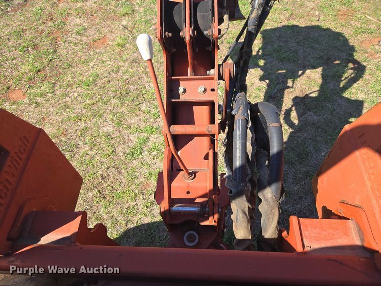 image for item ET5221 2004 Ditch Witch RT90 vibratory cable plow