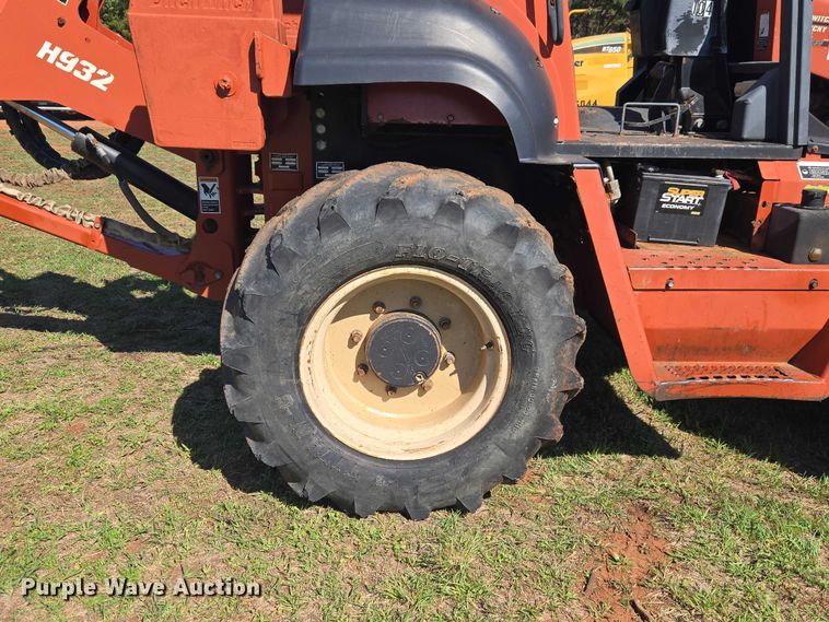 image for item ET5221 2004 Ditch Witch RT90 vibratory cable plow