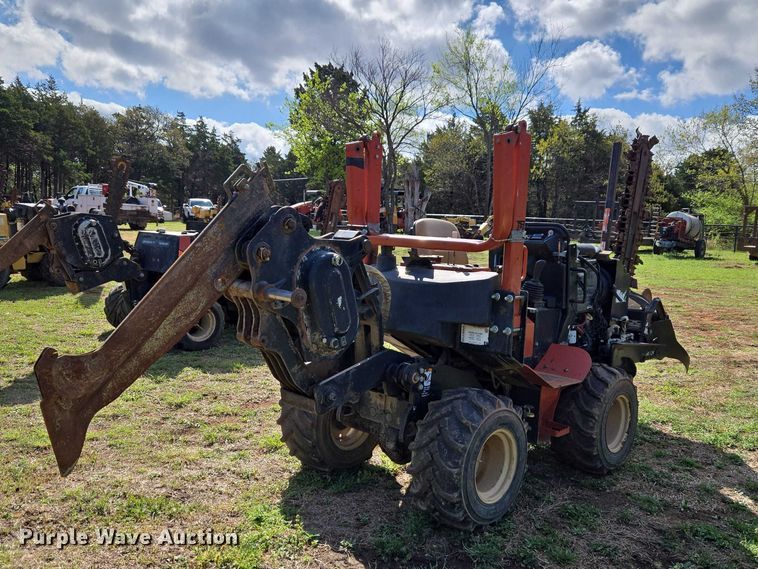 image for item ET5222 2007 Ditch Witch 420SX trencher