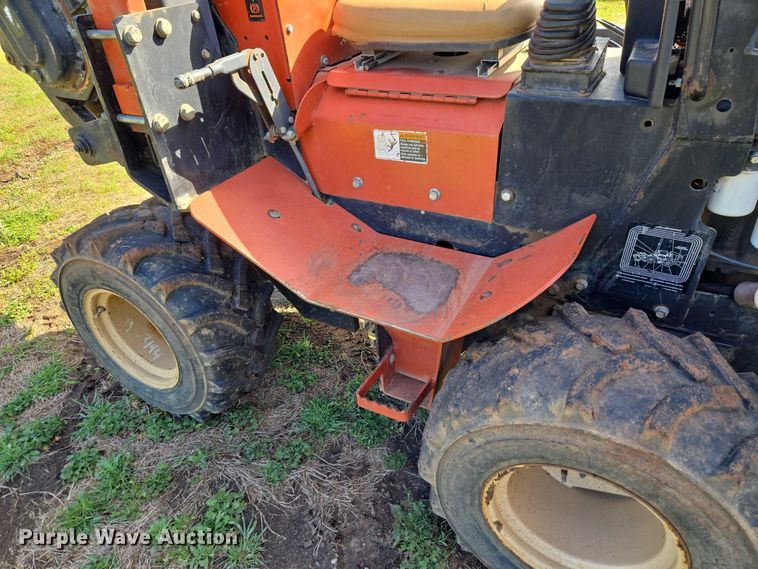 image for item ET5222 2007 Ditch Witch 420SX trencher