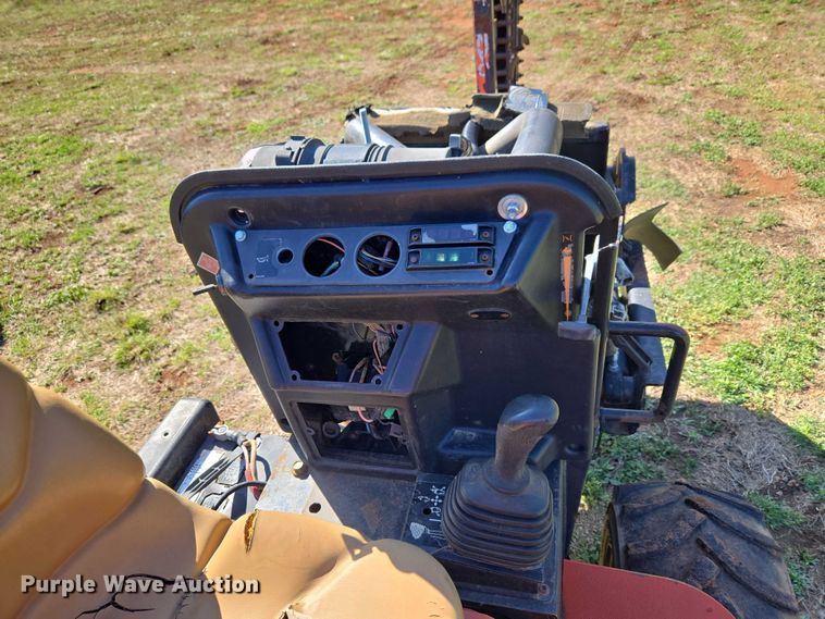 image for item ET5222 2007 Ditch Witch 420SX trencher