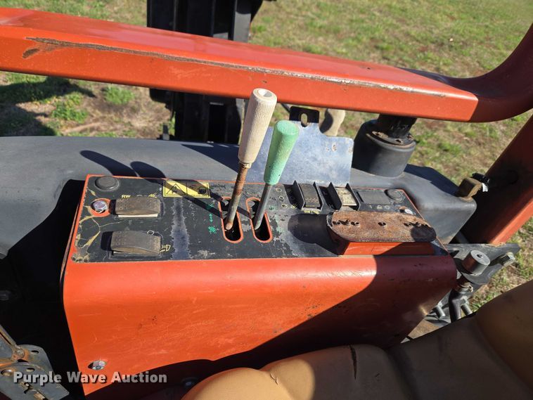 image for item ET5222 2007 Ditch Witch 420SX trencher