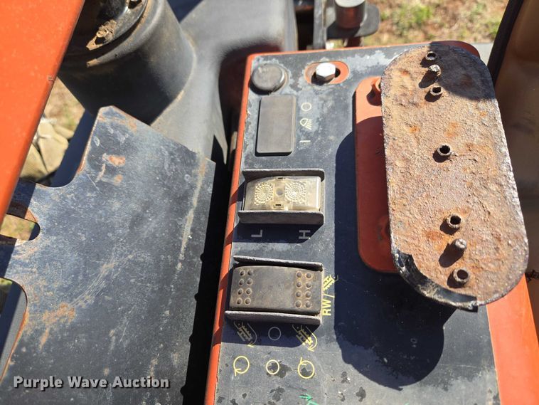 image for item ET5222 2007 Ditch Witch 420SX trencher