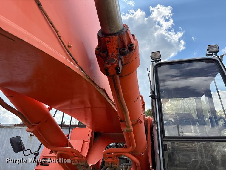 image for item EU0511 1999 Hitachi EX750-5 excavator