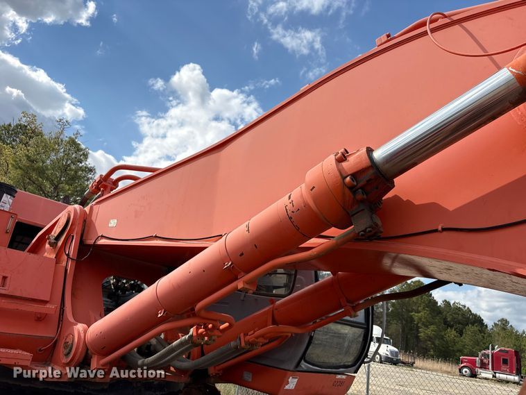 image for item EU0511 1999 Hitachi EX750-5 excavator