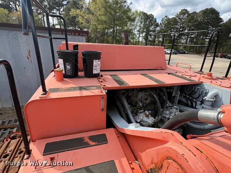 image for item EU0511 1999 Hitachi EX750-5 excavator