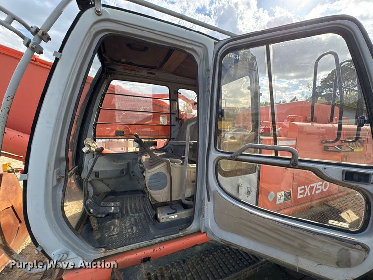 image for item EU0511 1999 Hitachi EX750-5 excavator