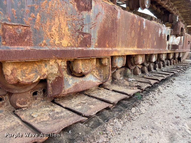 image for item EU0511 1999 Hitachi EX750-5 excavator