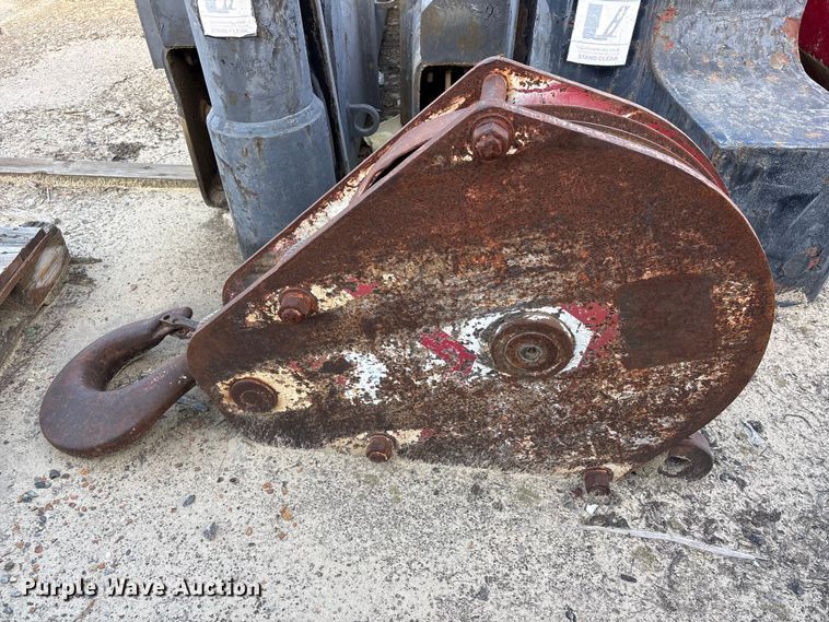 image for item EU0512 1968 Hendrickson 60-D crane